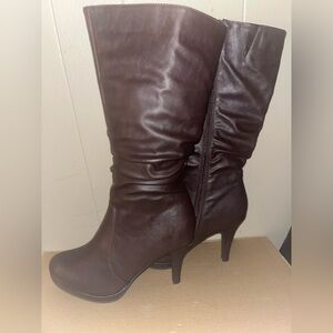 New brown ruched heel boots